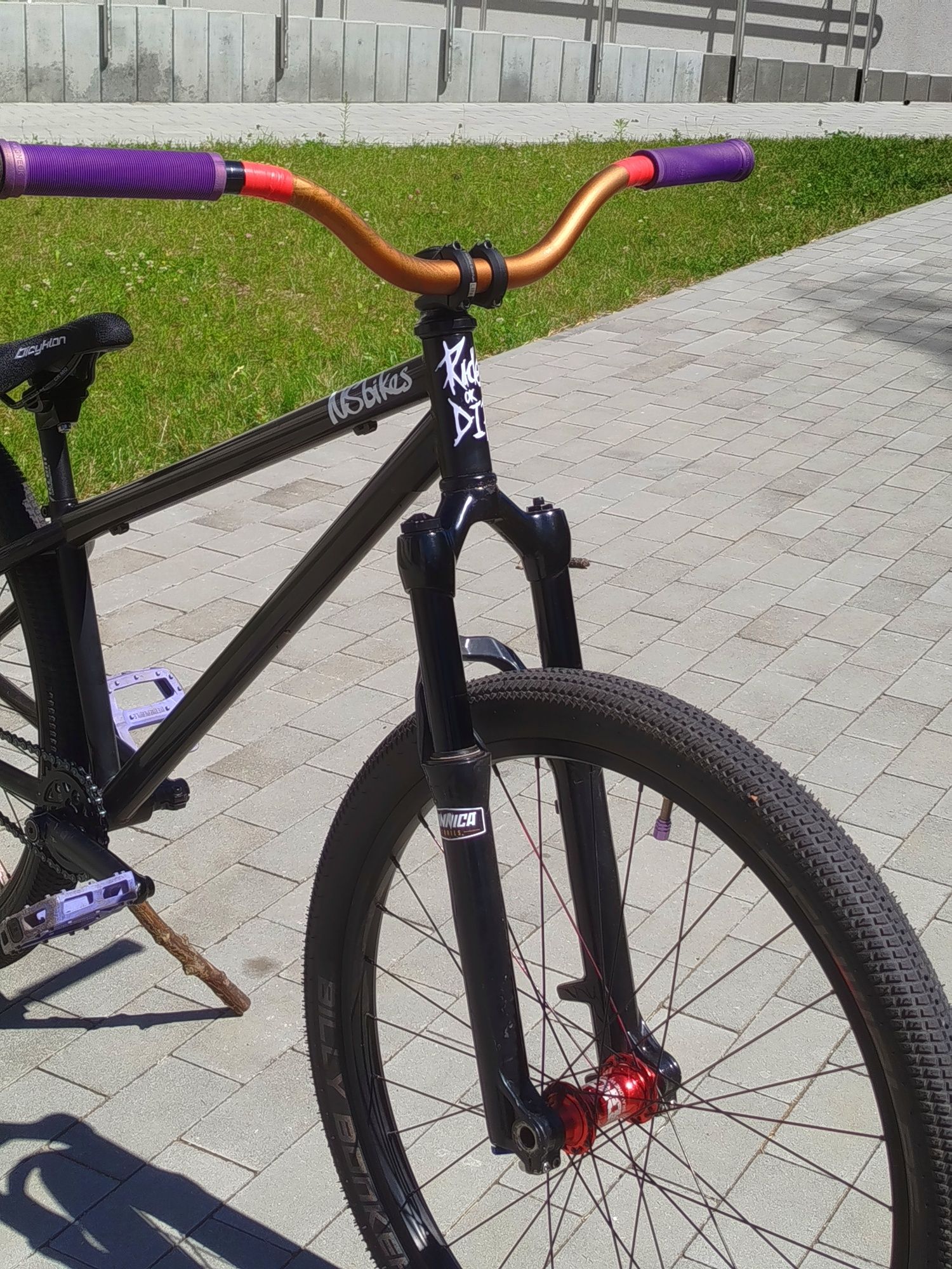 Dirt NS metropolis Custom (street)