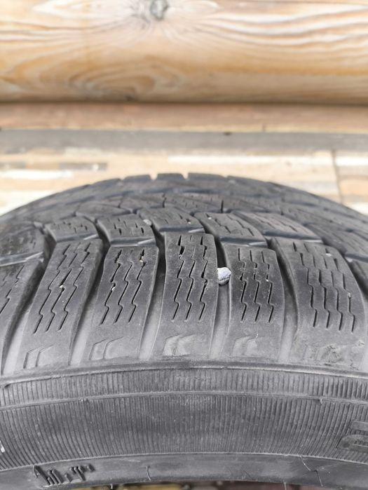 Автомобільні шини Nokian 225/45 R17. Комплект 4 штуки