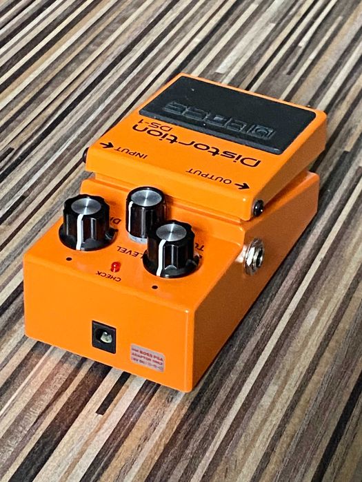 Boss Distortion DS-1