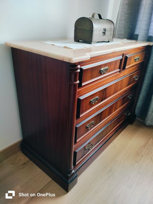 Cómoda madeira com pedra em mármore