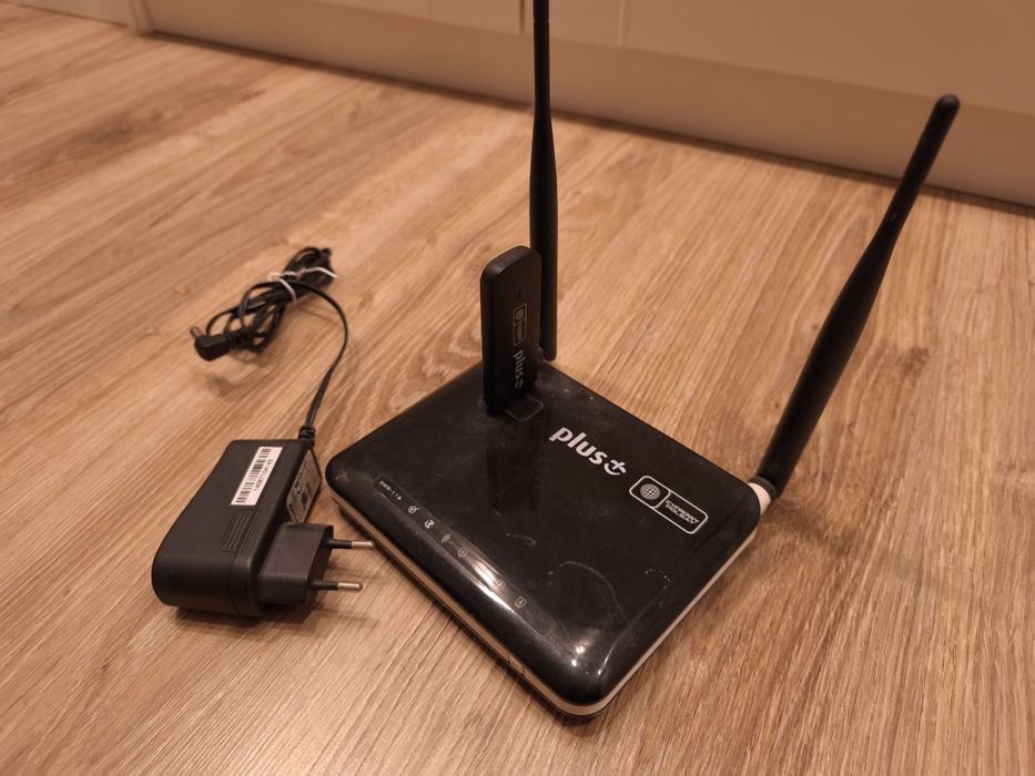 Router D-link DWR-116 + modem LTE Huawei E3372