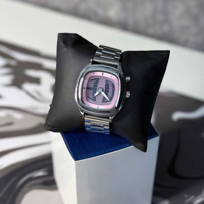 Часы с цифоровым циферблатом