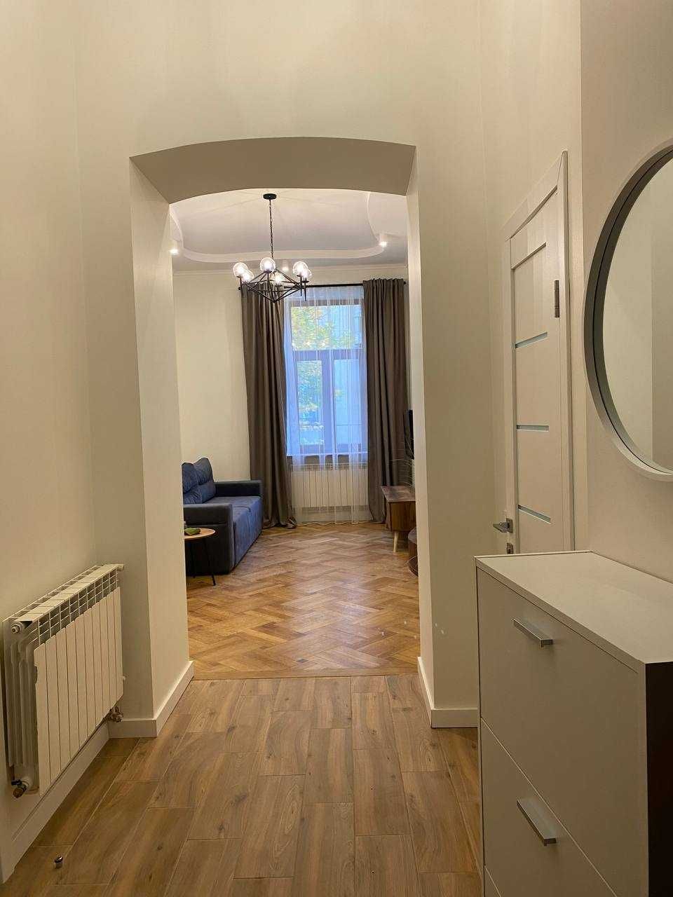 Оренда 2-кімнатної квартири в центрі міста вул. Пекарська $650