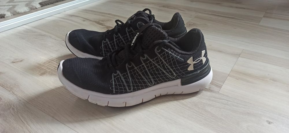Buty sportowe Under Armour 37,5