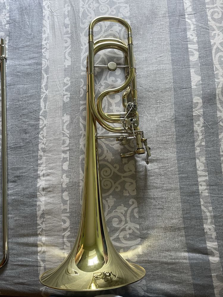 Trombone baixo bach tb504
