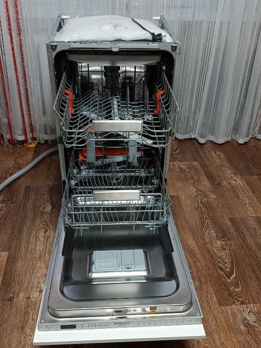 Посудомийка вбудована ariston hotpoint дуже гарний стан
