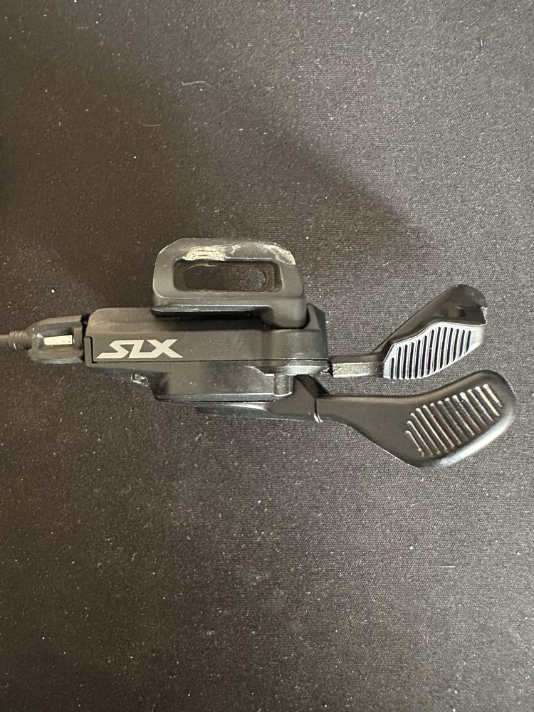 Manetka SHIMANO SLX SL-M7100 I-Spec EV z linką z pancerzem 200cm