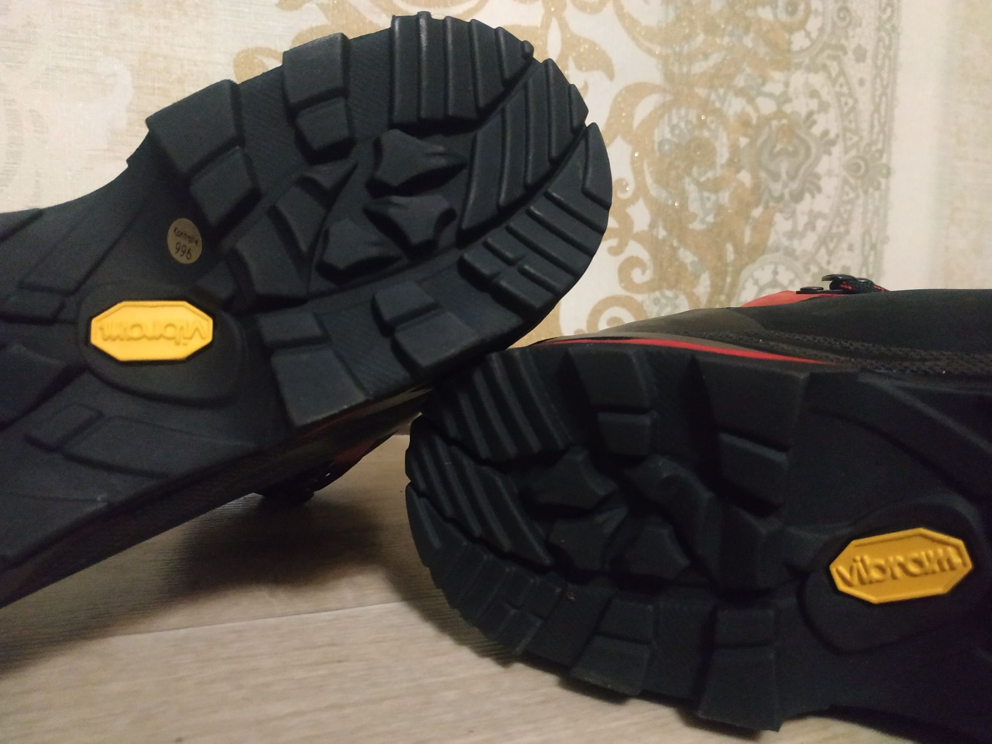 Новые зимние трекинговые ботинки Lowa Camino р42,5 UK8,5 28,4см