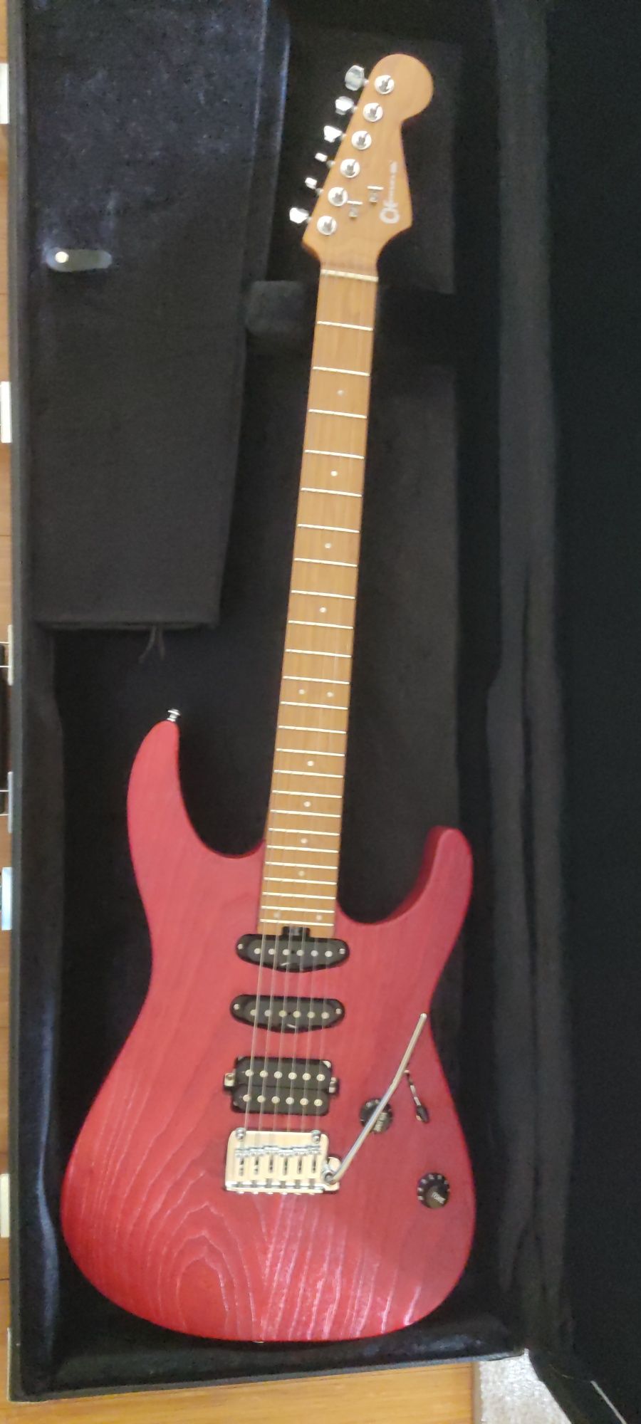 Charvel Pro-Mod DK 24 HSS 2pt Red Ash