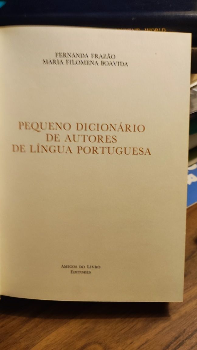 Pequeno Dicionário de Autores de Língua Portuguesa