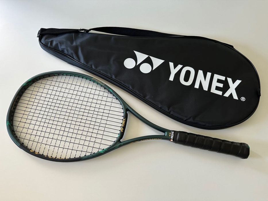 Raquete de Ténis Yonex Vcore Pro 100 com Bolsa/Capa