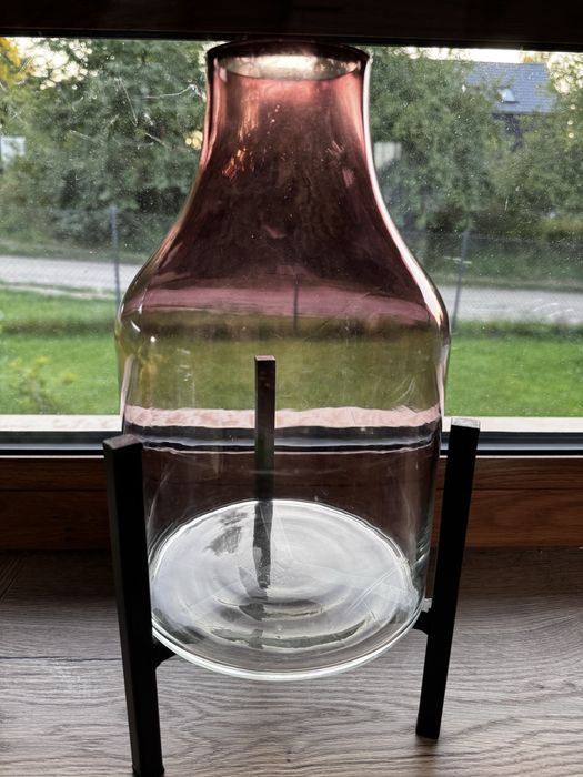 Wazon na nozkach rozowy