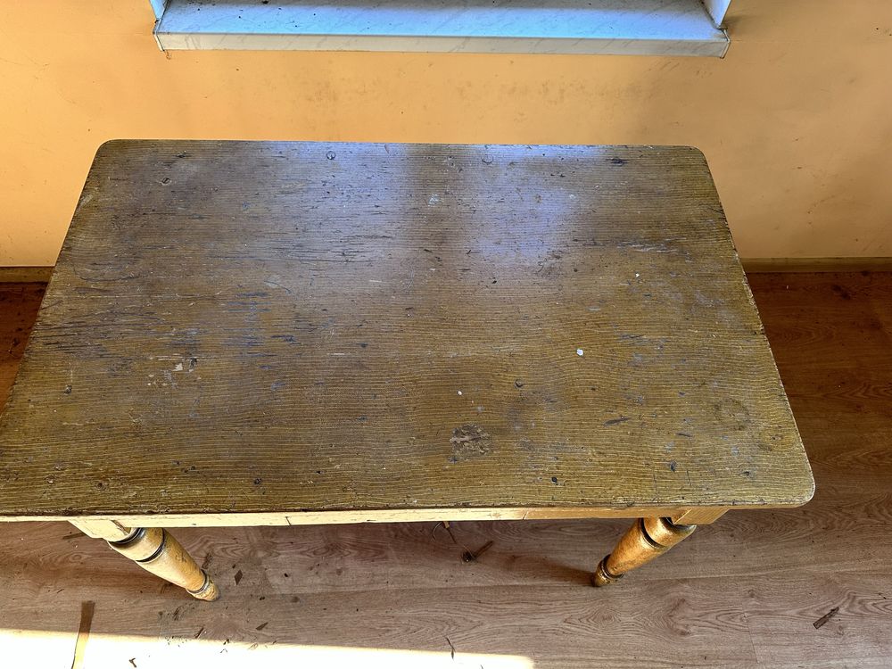 Stary drewniany stol PRL do renowacji odnowienia 114x70cm