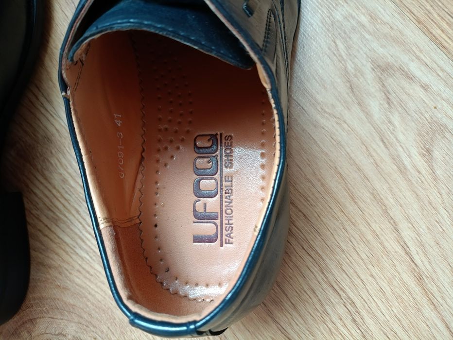 Шикарні шкіряні туфлі 41р.