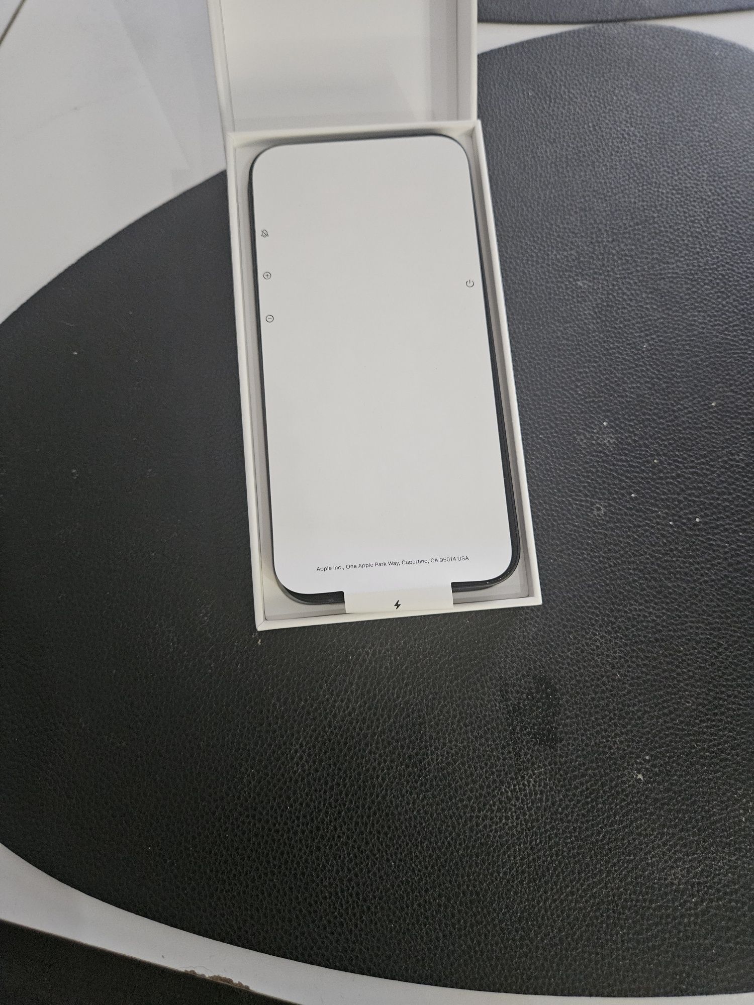 I phone apple  16e