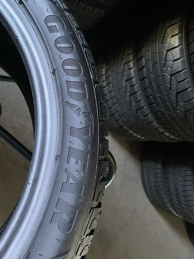 Шини 225/45/18 - 4штGoodyear Ultra Grip P зима