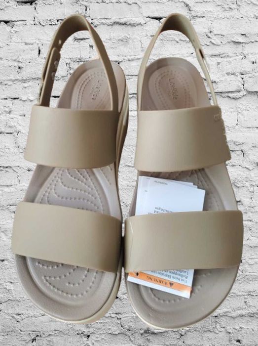 Босоніжки жіночі Crocs