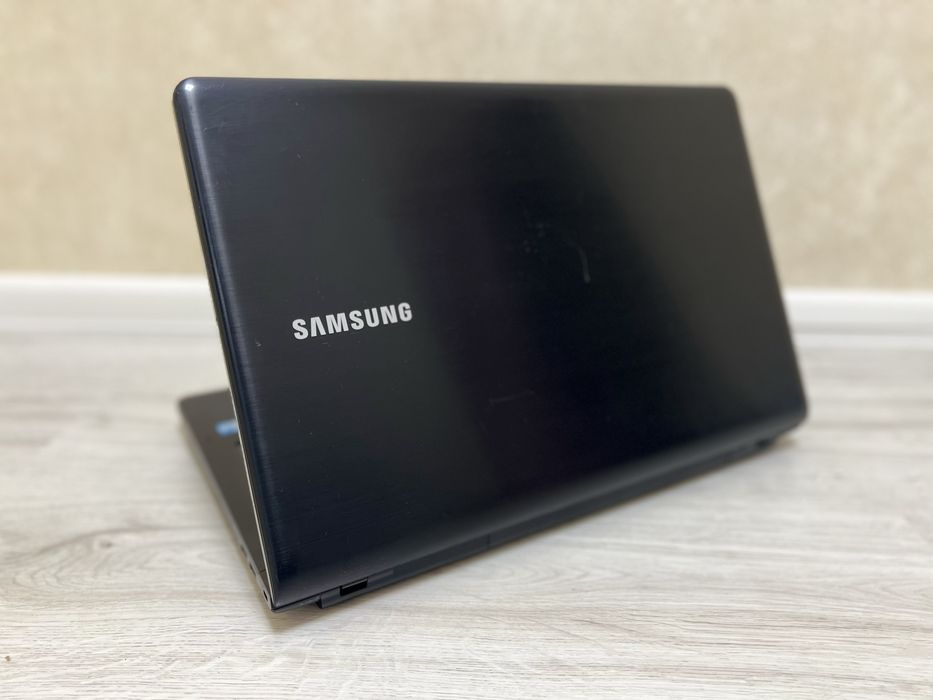 Ігровий ноутбук Samsung 350E7 (NP350E7C-S05RU) Black б/в