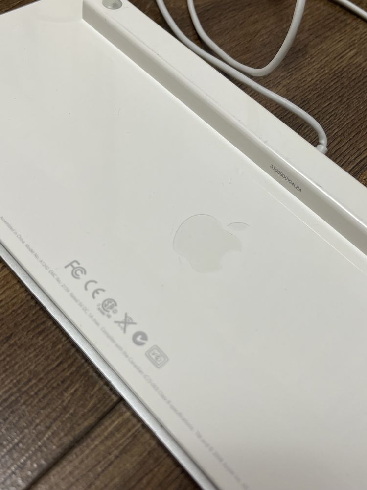 Клавіатура Apple