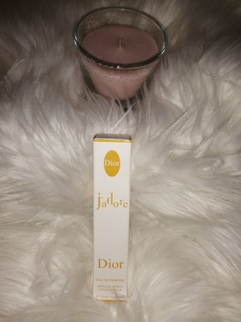 Perfumetka Dior Jadore