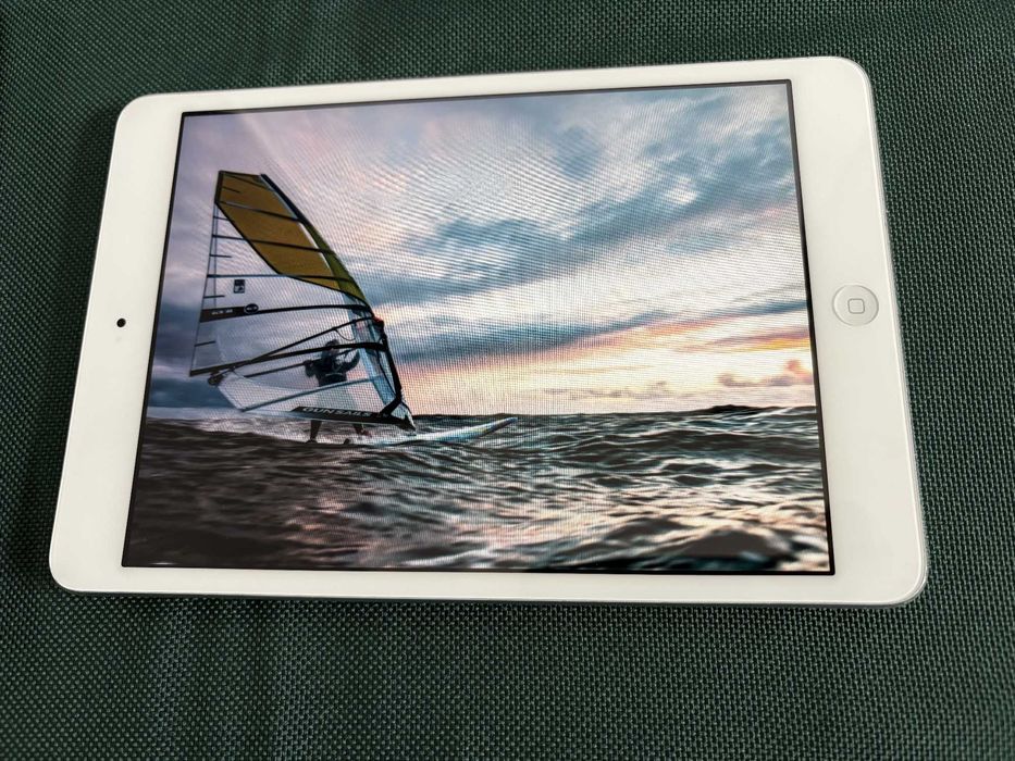 iPad Mini 16GB wifi czarny bateria 92%