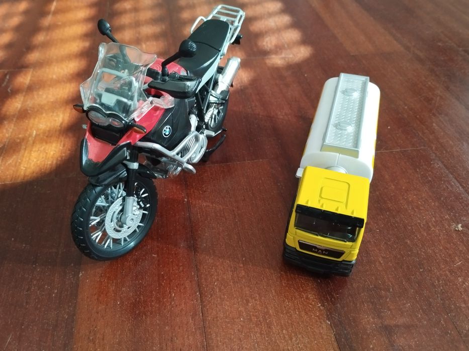 Vendo conjunto de vários carros e pistas de diversas marcas