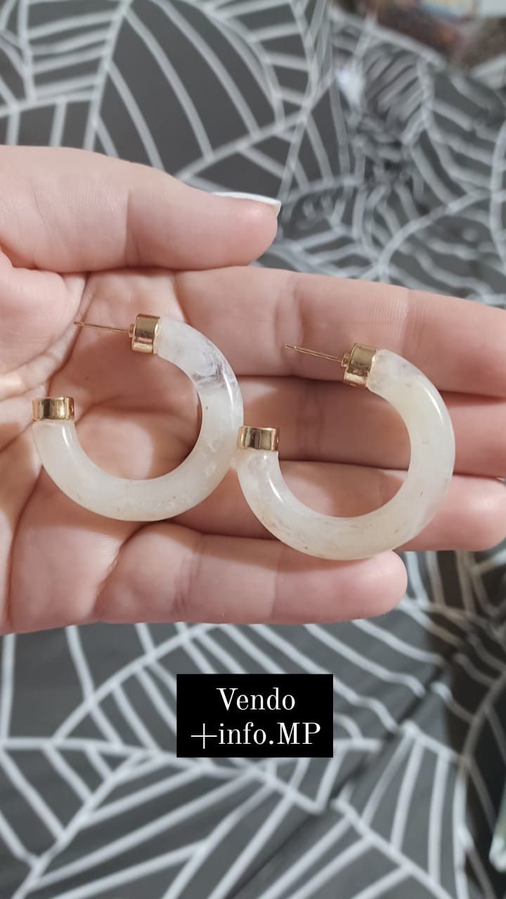 Vendo Brincos **NOVOS**