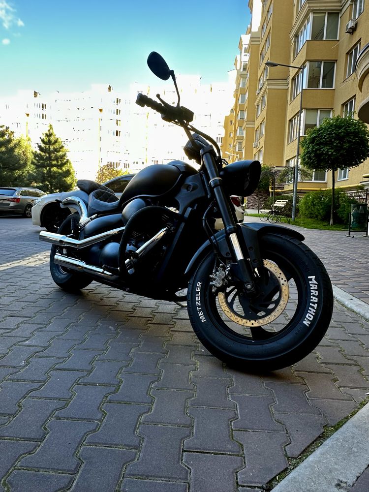 Suzuki Intruder VS800