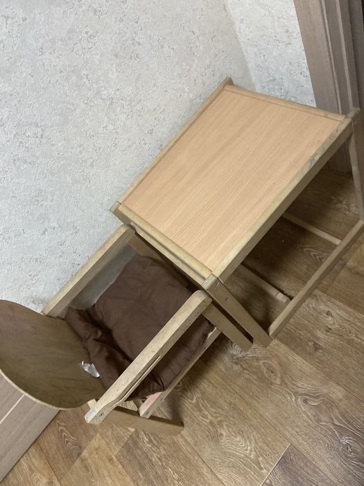 Продам дитячий стіл і стілець. Дерев’яний.