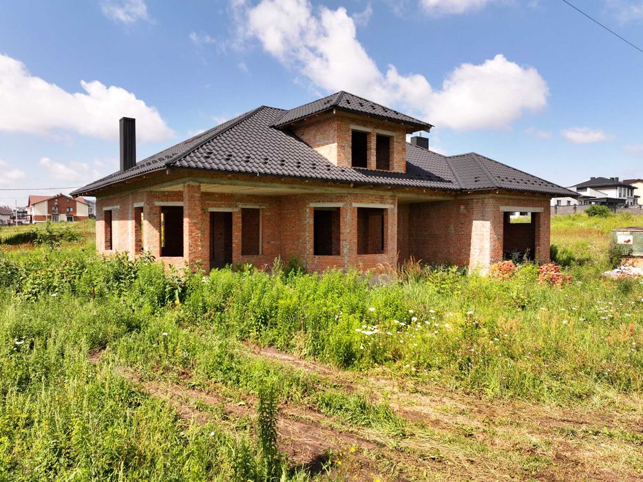 Продам будинок з ділянкою 9 сот в Рівному, р-н Райський сад