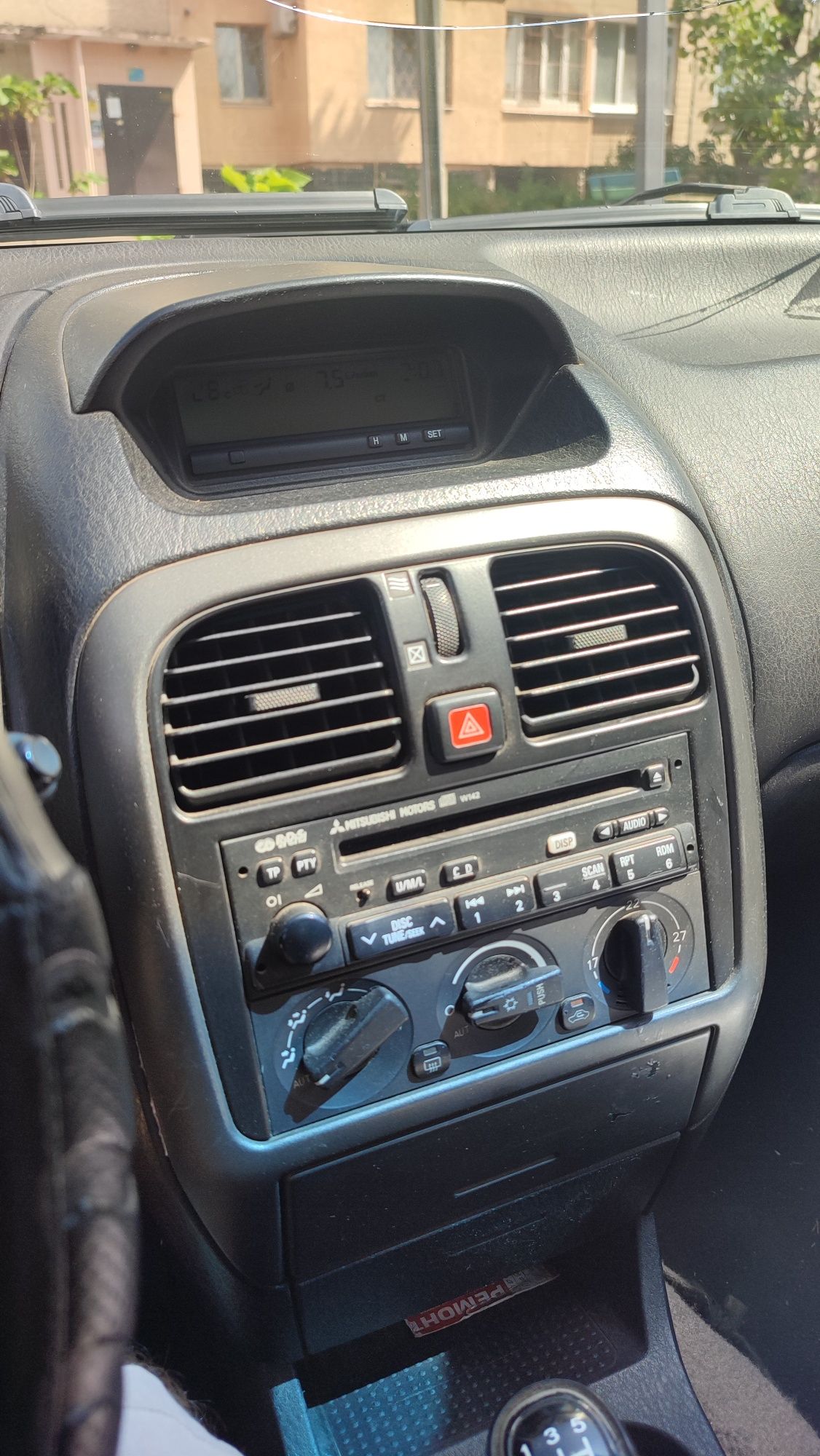 Мицубиси Каризма 2002 г 1.8 GDI