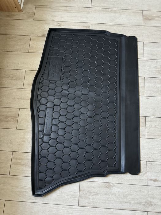 Продам килимки в Kia Ceed 2013