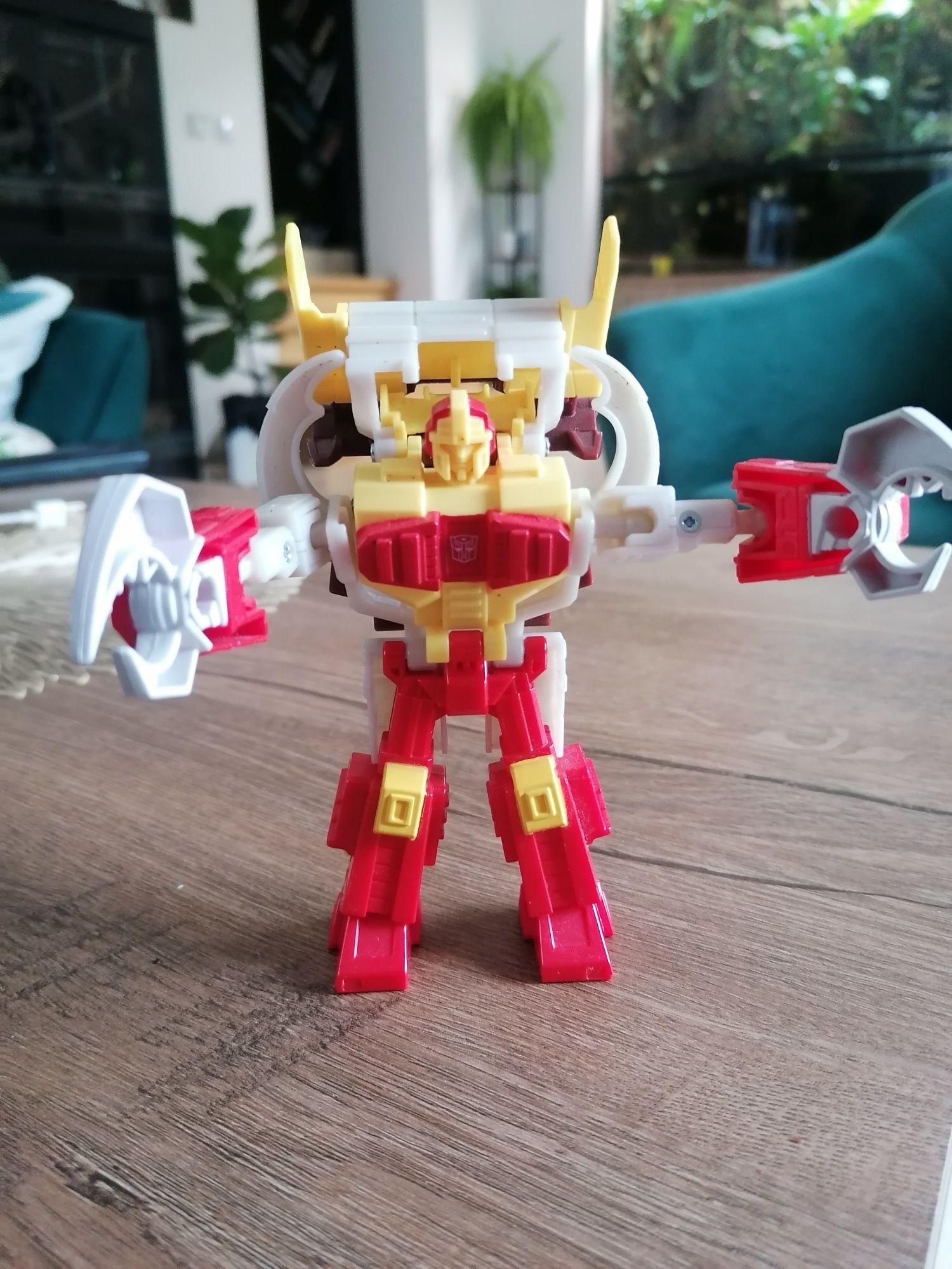 Hasbro Transformers Cyberverse - 1 Step Autobot Repugnus E7073