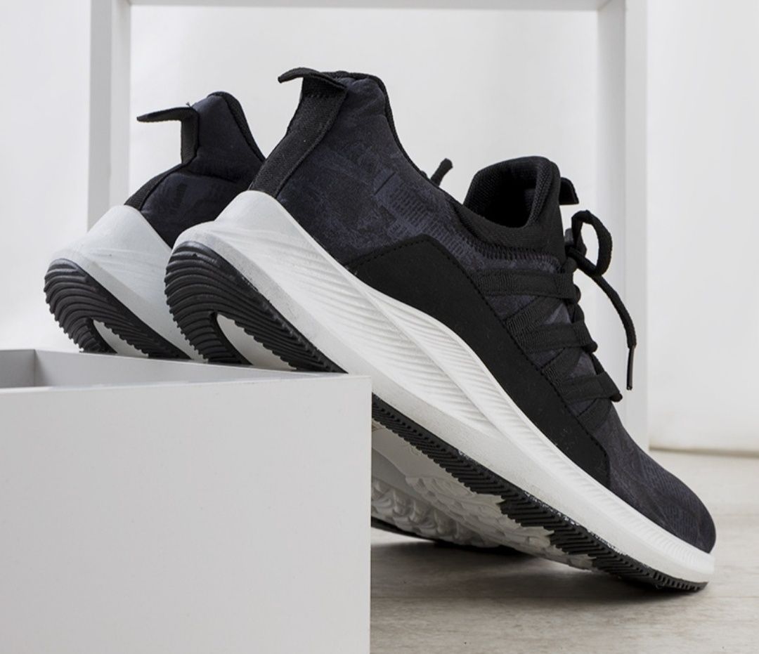 Nowe buty sportowe wkładka 26,5 cm