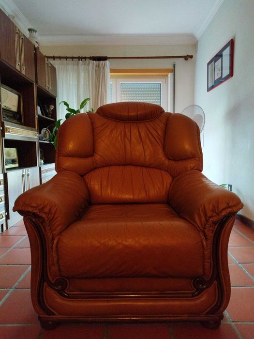 Sofá cama (3 lugares) + 2 poltronas individuais