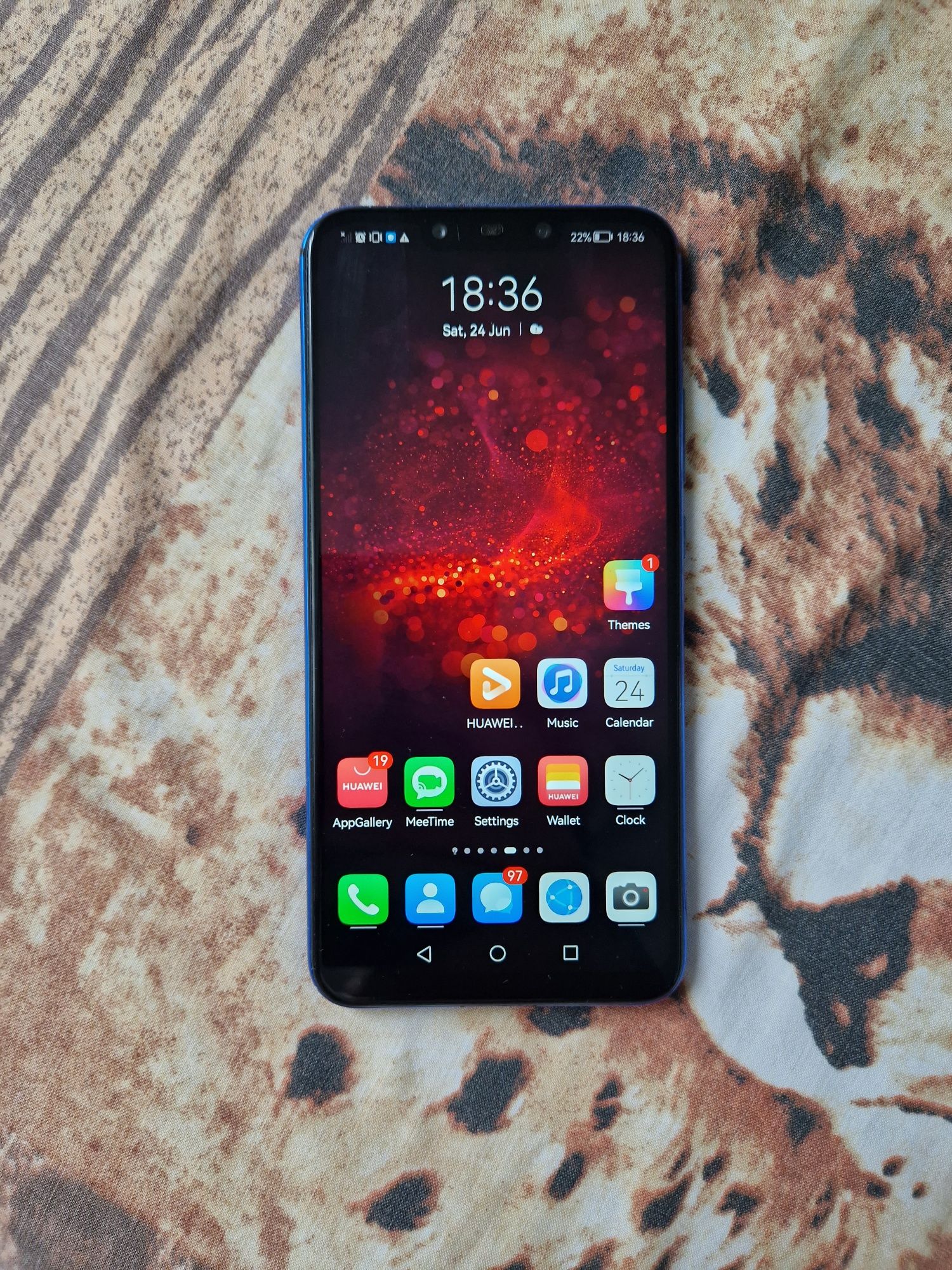 Телефон Huawei nova 3i