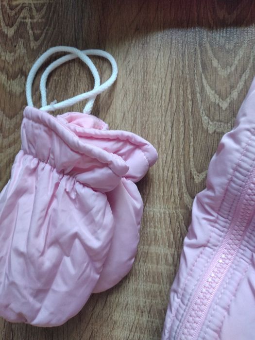 Śliczny kombinezon niemowlęcy rozmiar 74 cm