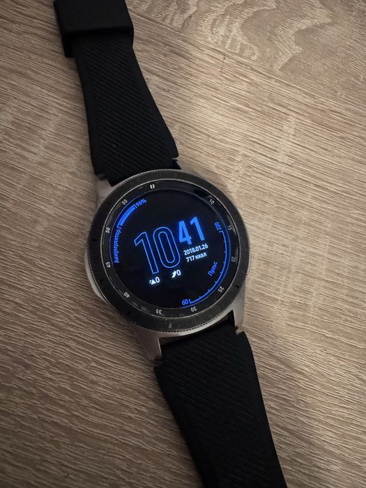 Продам смарт годиник samsung galaxy watch gear 3
