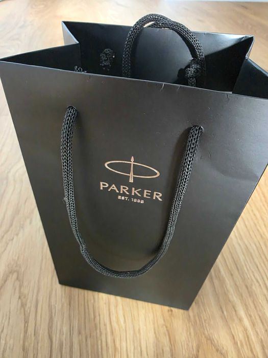Nowy długopis Parker Urban czarny mat ze złotym