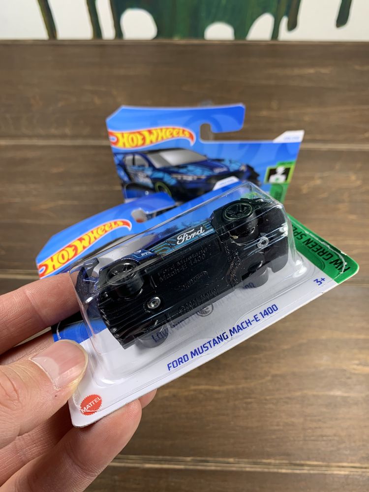 Машинка 2024 Treasure Hunt Hot Wheels Ford Mustang Mach-E 1400+