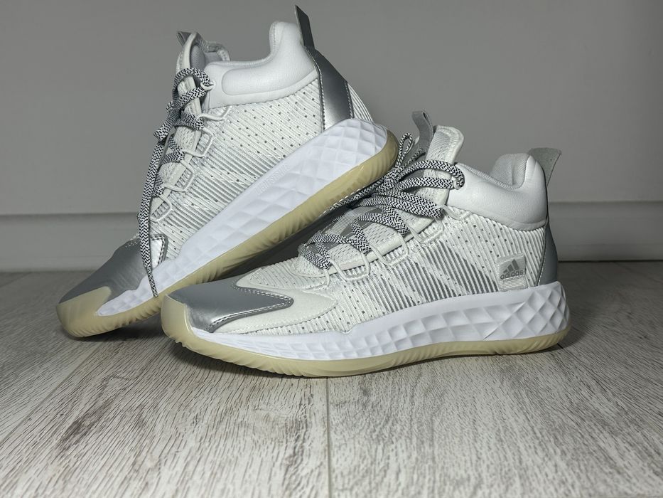 Adidas oryginalne nowe do koszykówki damskie Lightstrike rozmiar39 1/3
