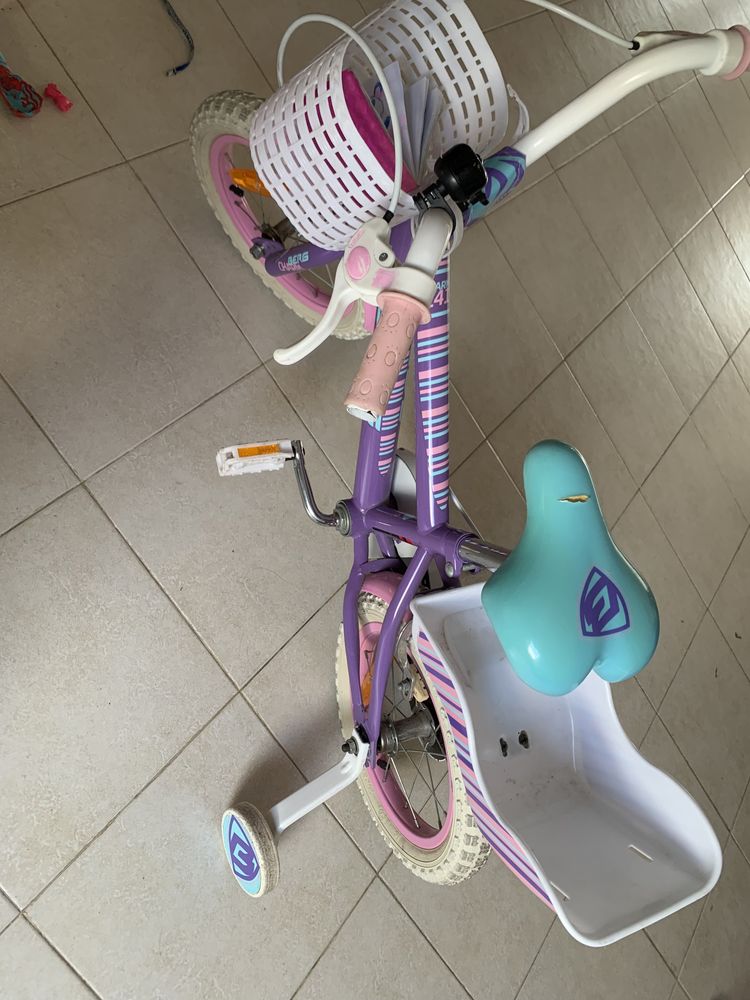 bicicleta de rodinhas em perfeito estado