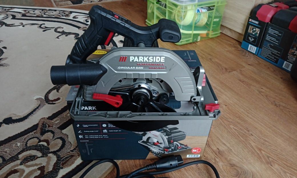Pilarka tarczowa firmy Parkside Performance PPHKS 1800 A1