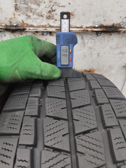 215/65/16c Falken зима комплект 7-8 мм