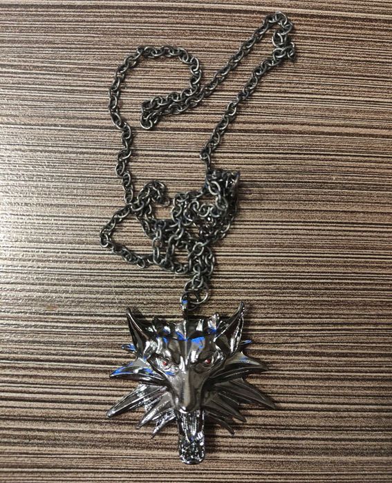Medalion wilka wiedźmin metalowy serial gra Geralt amulet