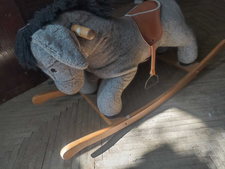 Продам гойдалку - віслючка для дитини 2-3 рочки