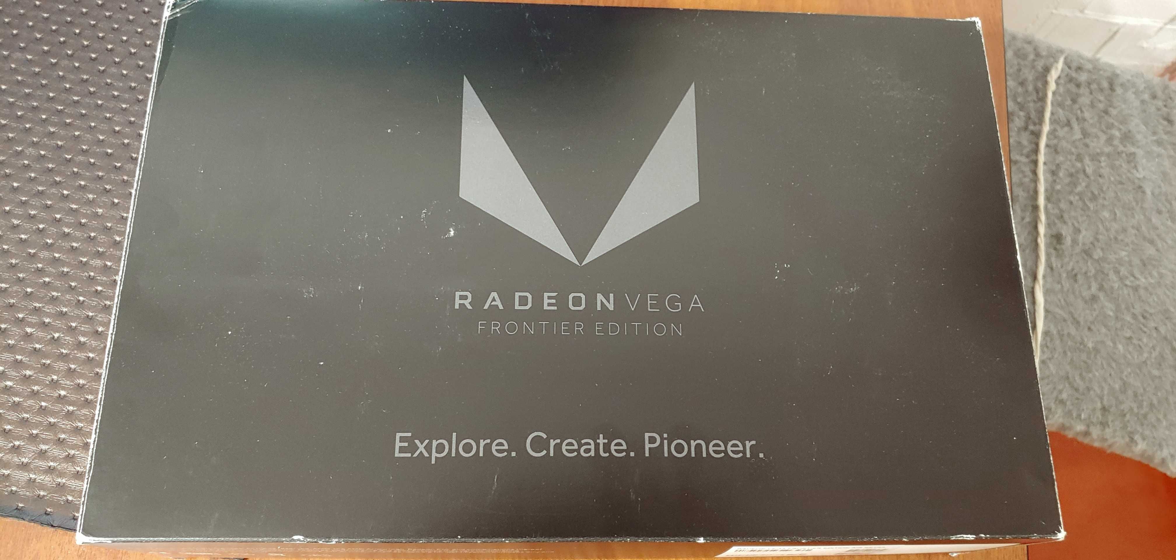 AMD Vega Frontier Edition 16Gb HBM2