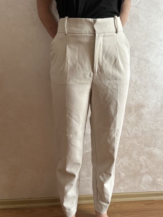 Класичні брюки Zara