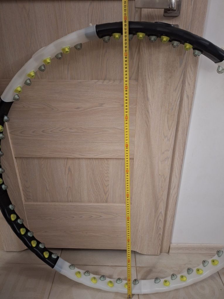 Hula hop z masażerem