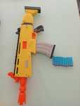 Nerf fortnite automática em excelente estado, acompanhada de 12 balas.